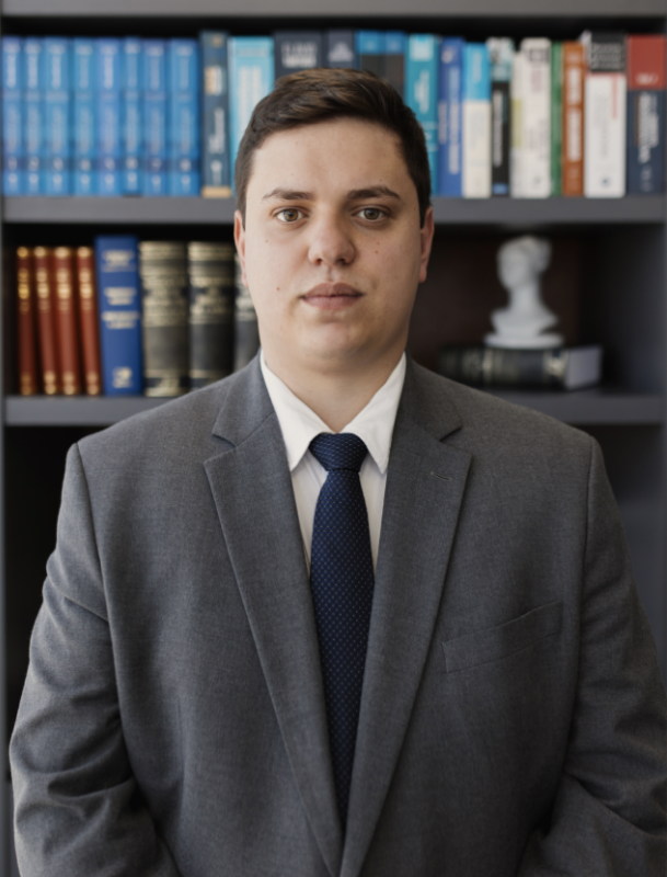 Dr. Gustavo König